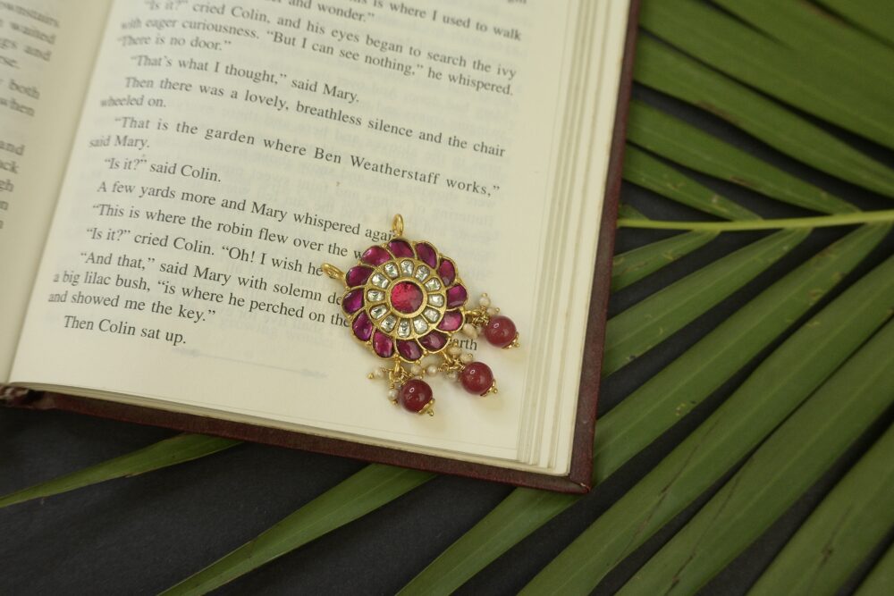 Maroon Phool Pendant